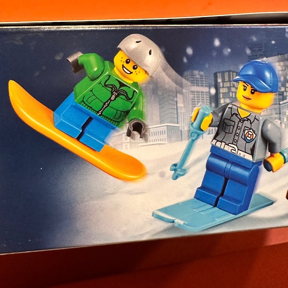 Lego City Adventure Calendar - Picture 3 of 13